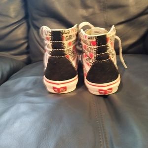 Unisex sk8 hi- heart Van sneakers size 6m 7.5w